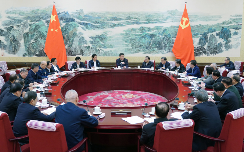 　　12月25日至26日，中共中央政治局召開民主生活會，中共中央總書記習近平主持會議并發(fā)表重要講話。新華社記者 謝環(huán)馳 攝